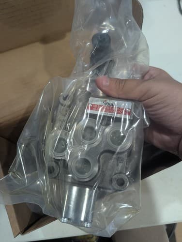 YOULI Monoblock Hydraulic Directional Control Valve MB-3/1S-3/18L/E-8/M11-COP — photo 4