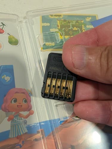 Nintendo Animal Crossing: New Horizons Switch Cartridge w/ Case — photo 6