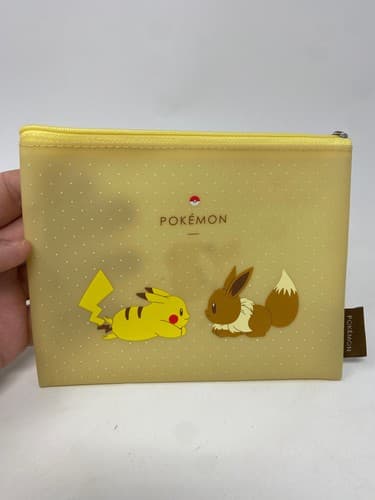 Pokemon Pikachu Eevee Flat Yellow/Cream Pouch Vinyl Silicon Accessories