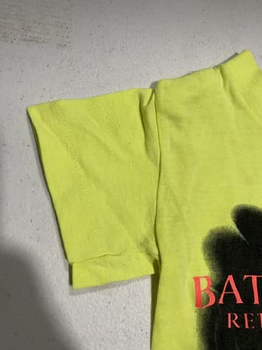 Vintage 1990s SSI Batman Returns Movie Single Stitch T-Shirt Kids Small Neon — photo 2