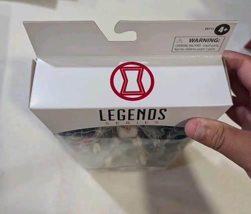 Hasbro MARVEL LEGENDS SERIES TARGET EXCLUSIVE BLACK WIDOW — photo 2