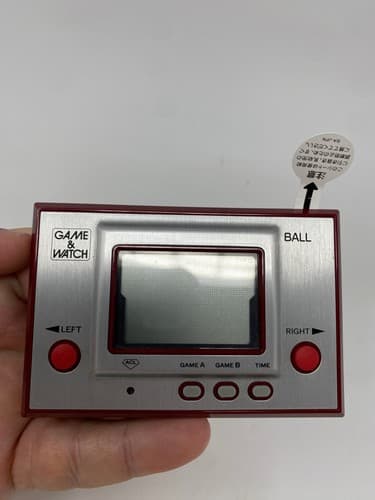 Game & Watch: Ball 2011 Club Nintendo Exclusive  — photo 2