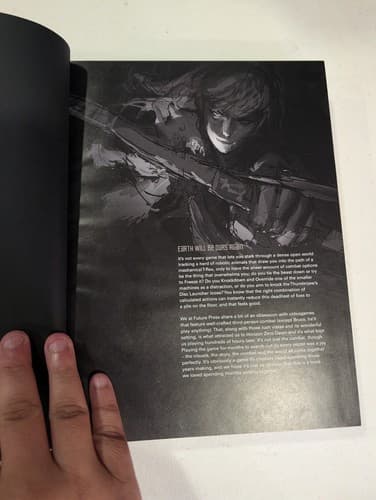 Horizon Zero Dawn Collector's Edition Strategy Guide Hardcover – March 29 2017 — photo 4