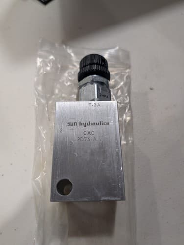Sun Hydraulics Lot Of 2 Valves - CAC 2D74-AA T-3A — photo 2