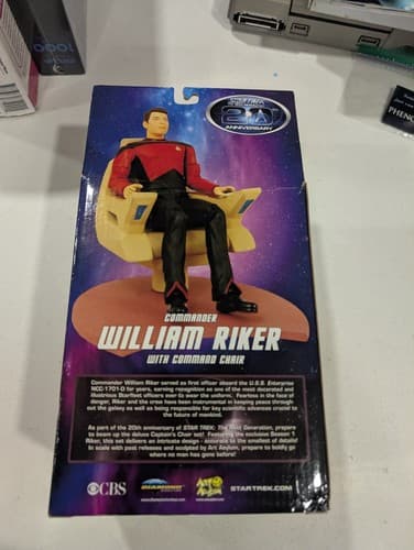 Star Trek Commander William Riker w/ Command Chair TNG 2007 NEW in box — photo 6