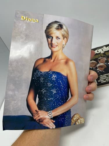 Lot Of 2 Princess Diana Cover Various Magazines — photo 3