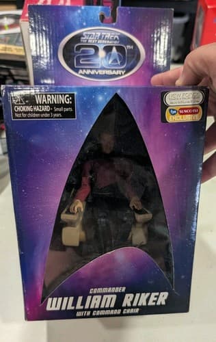 Star Trek Commander William Riker w/ Command Chair TNG 2007 NEW in box