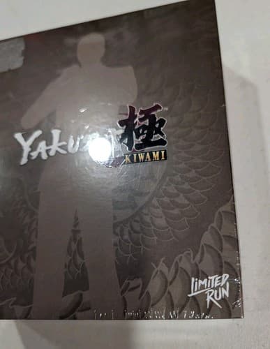 Yakuza Kiwami - Classic Edition (Xbox Series X/Xbox One) - LRG #35 - SHIPS TODAY — photo 5