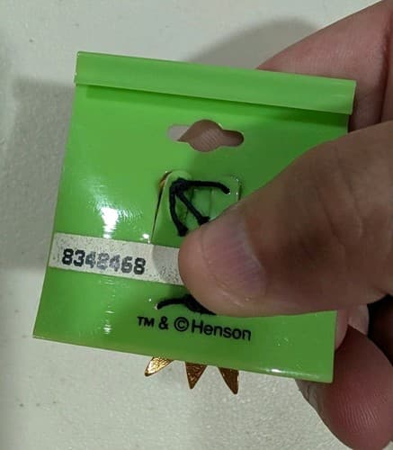 Vintage Kermit The Frog Christmas Gold Pin — photo 3
