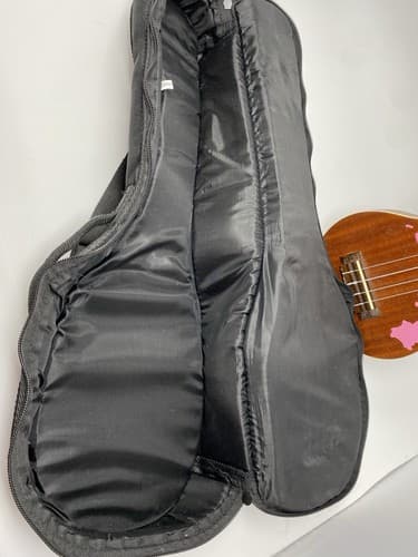 Sweet 21" Mahogany with heart hole & heart carved Soprano Ukulele + Carrying bag — photo 2