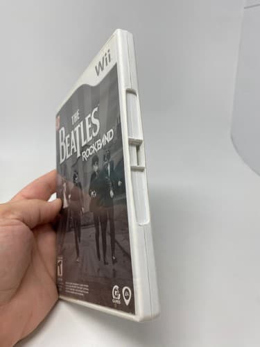 Wii Game - The Beatles Rock Band Complete In Box CIB Tested — photo 2