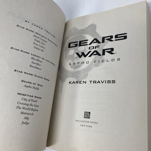 Karen Traviss Gears of War: Aspho Fields Trade Paperback Del Rey 2008 — photo 8
