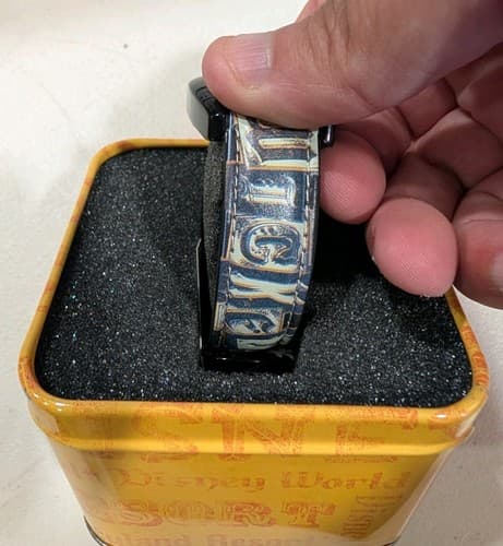 Rare Disney Theme Parks Time Wicked Evil Queen Watch in original box Unused — photo 7