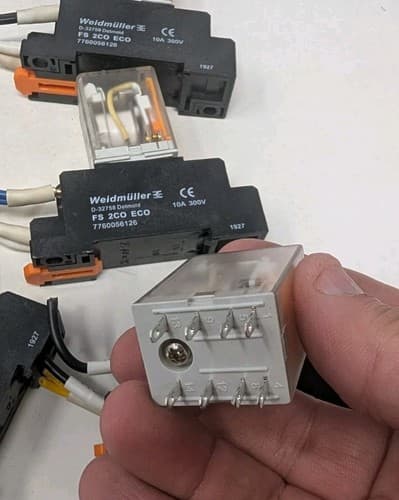 Lot Of 15 Weidmuller Relays - 2 Pieces Each - D-32758 DRM270024L — photo 6