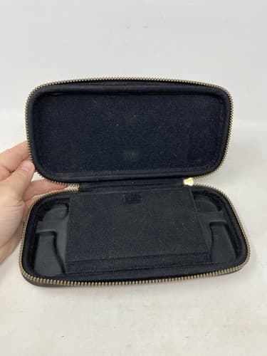 Nintendo Switch Legend of Zelda Breath of the Wild Brown Leather Carrying Case — photo 7