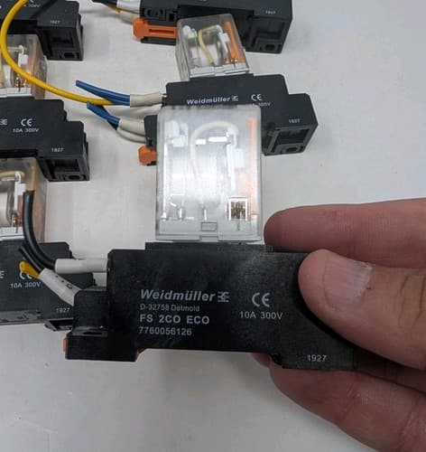Lot Of 15 Weidmuller Relays - 2 Pieces Each - D-32758 DRM270024L — photo 2