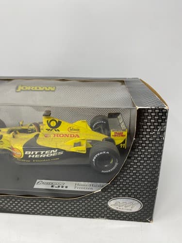 HOT WHEELS - HEINZ-HARALD FRENTZEN - JORDAN EJ11 - #11 - F1 2001 - DIECAST -1:18 — photo 4