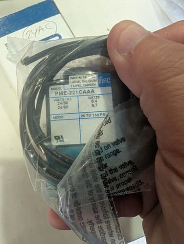 Mac PME-221CAAA Solenoid Valve New No Box
