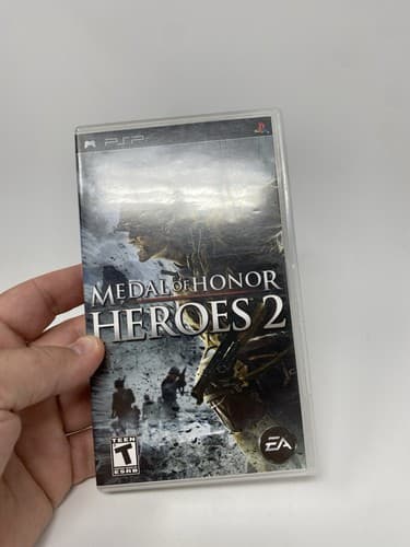 Medal of Honor Heroes 2 PSP Video Game WWII Shooter Multiplayer — photo 2