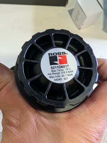 Ross 5211D6017 1" NPT 0-100 PSIG Air Pressure Regulator w/ Gauge — photo 5