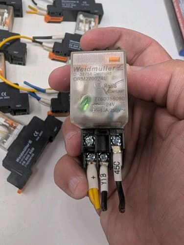 Lot Of 15 Weidmuller Relays - 2 Pieces Each - D-32758 DRM270024L — photo 7