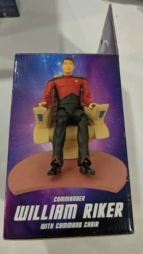 Star Trek Commander William Riker w/ Command Chair TNG 2007 NEW in box — photo 5