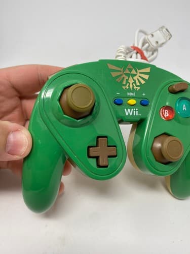 Nintendo Wii U Wired Fight Pad LINK Controller Green / Gold Legend of Zelda PDP — photo 2