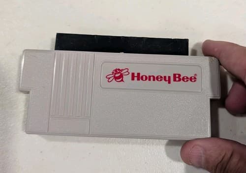 Honey Bee Grey Family Convertor Famicom to Nintendo NES adapter RM-6088UD Gray — photo 9
