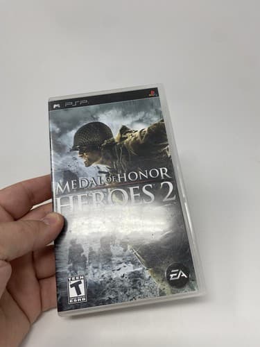 Medal of Honor Heroes 2 PSP Video Game WWII Shooter Multiplayer — photo 3