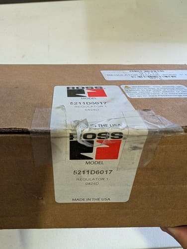 Ross 5211D6017 1" NPT 0-100 PSIG Air Pressure Regulator w/ Gauge