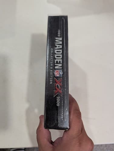 Madden NFL 09 -- 20th Anniversary Collector's Edition (Sony PlayStation 3, 2008) — photo 2