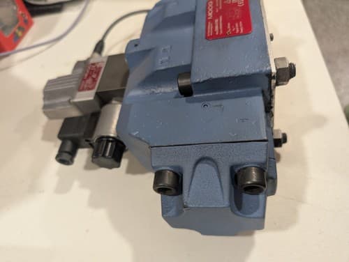 MOOG D664-5705 HYDRAULIC SERVO PROPORTIONAL CONTROL VALVD — photo 4