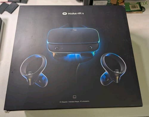 Oculus Rift S PC-Powered VR Gaming Set with original box & Travel Case Tested