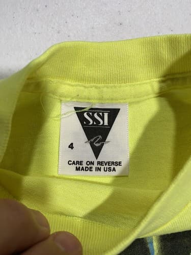 Vintage 1990s SSI Batman Returns Movie Single Stitch T-Shirt Kids Small Neon — photo 8