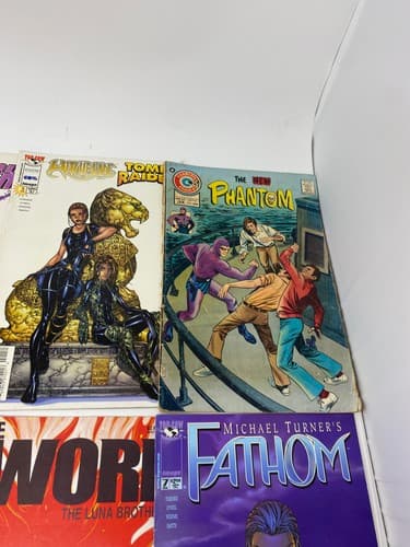 Lot of 17 Random Comics Graphic Novels Dreadstar E-Man Phantom DMZ Alien 30 days — photo 9