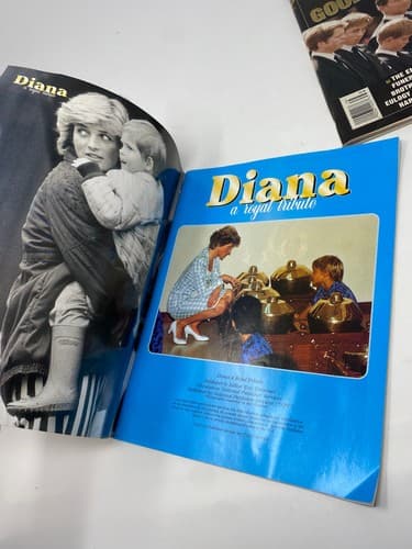 Lot Of 2 Princess Diana Cover Various Magazines — photo 4