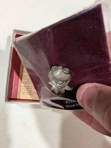 Vintage Muppet Kermit Hand & Hammer Sterling Silver Pin — photo 5