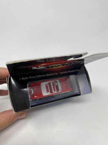Hot Wheels 100% ‘57 Ford Fairlane Limited Edition Adult Collector Diecast NEW — photo 2