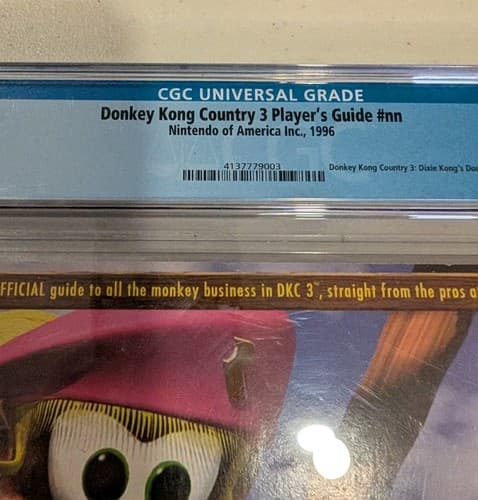 Donkey Kong Country 3 Nintendo Player's Guide CGC Graded 6.5 — photo 4