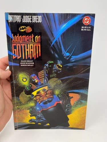 DC Comics Batman Judge Dredd Judgment of Gotham #1 December 1991 Simon Bisley