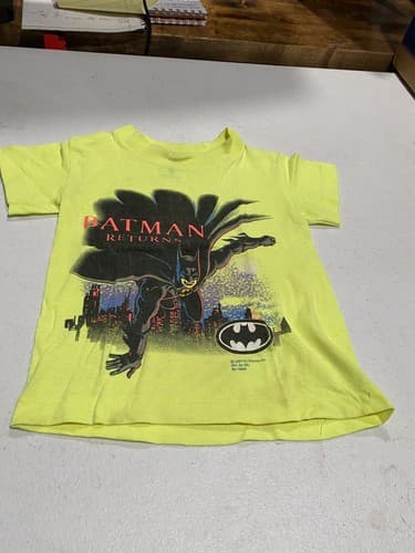 Vintage 1990s SSI Batman Returns Movie Single Stitch T-Shirt Kids Small Neon — photo 4