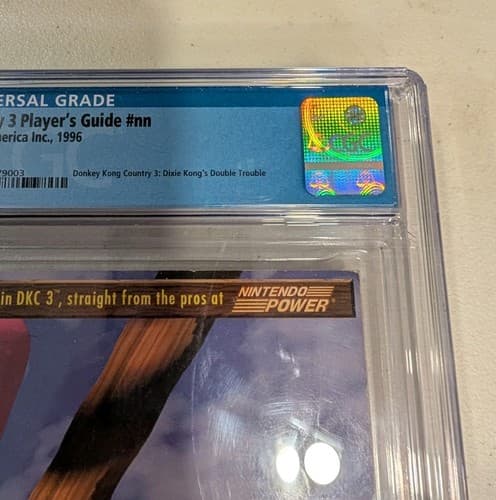 Donkey Kong Country 3 Nintendo Player's Guide CGC Graded 6.5 — photo 3