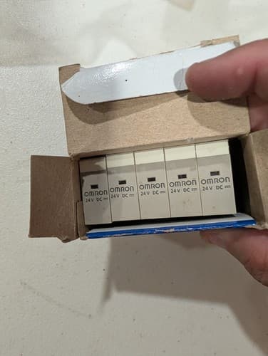 Omron 4FE18 Box Of 5 24A Relay 5 Pin, New Open Box — photo 4
