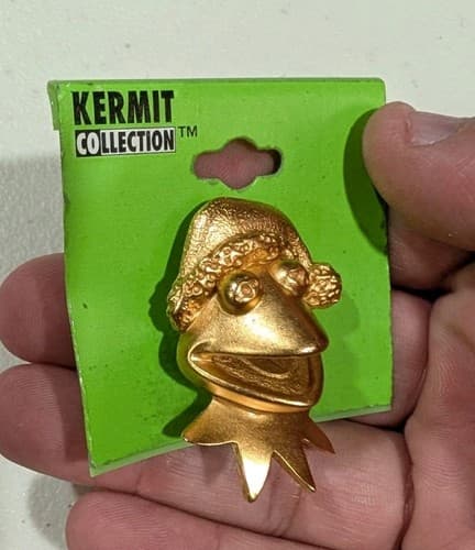 Vintage Kermit The Frog Christmas Gold Pin — photo 2