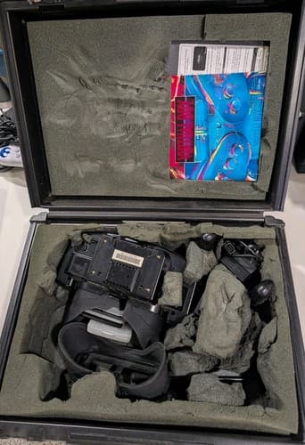Nintendo Virtual Boy in Blockbuster Exclusive Carry Case & Console For Parts — photo 4