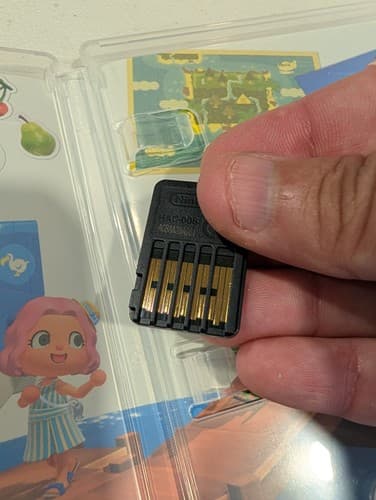Nintendo Animal Crossing: New Horizons Switch Cartridge w/ Case — photo 5