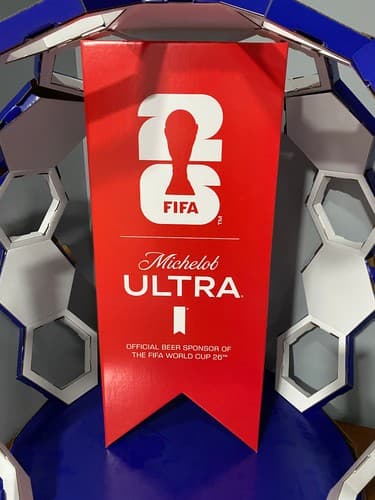 🚨 RARE 2026 FIFA World Cup Michelob Promotional Liquor Store Display! 3ftx3ft🚨 — photo 3