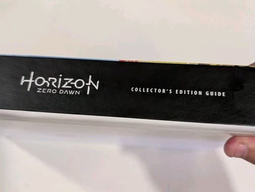 Horizon Zero Dawn Collector's Edition Strategy Guide Hardcover – March 29 2017 — photo 3