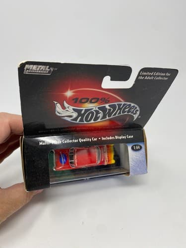 2000 100% Hot Wheels Metal Collection Red 1957 Olds Limited Edition  — photo 2