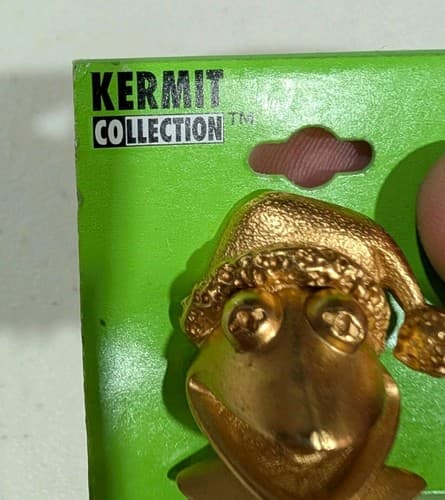 Vintage Kermit The Frog Christmas Gold Pin — photo 5